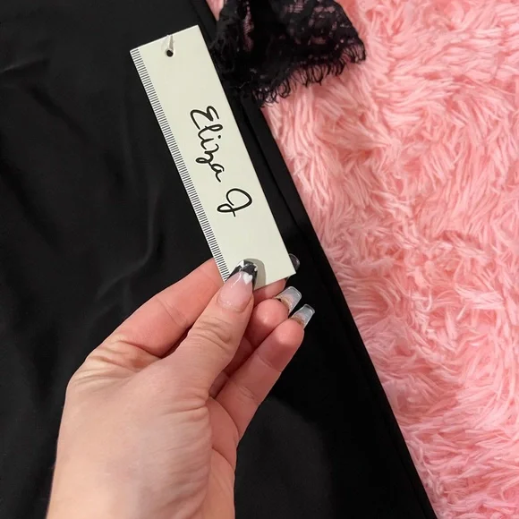 Eliza J Lace Sleeve Cocktail Dress Black Ruched Sheath Size 10 NWT Nordstrom - Picture 3 of 6